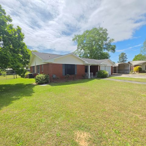 305 Cyclone Circle, Dothan, AL 36301