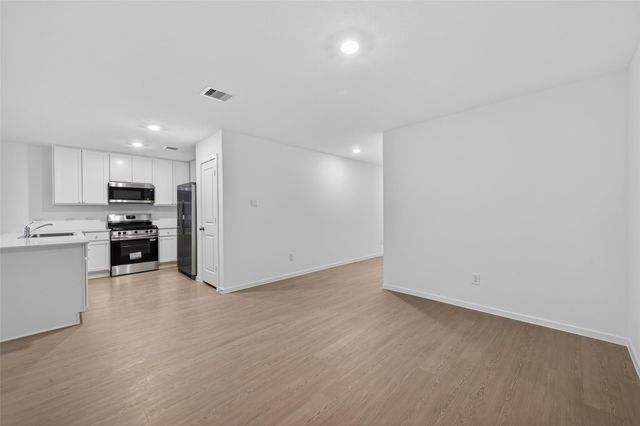 2614 Pueblo Falls Dr, Richmond, TX 77406