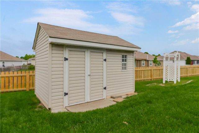 1102 Bristol Drive, Raymore, MO 64083