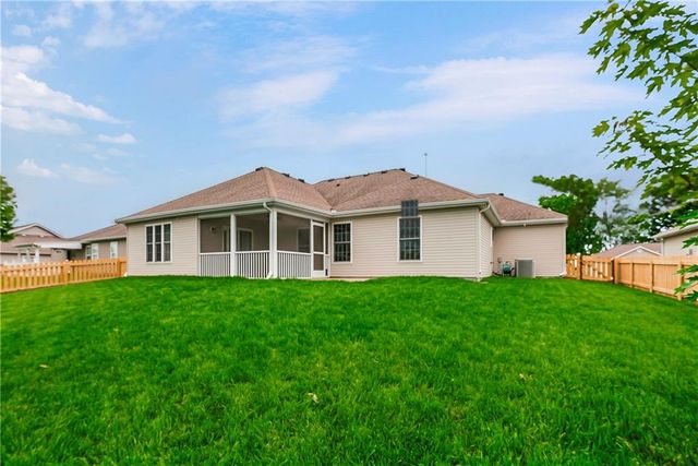 1102 Bristol Drive, Raymore, MO 64083