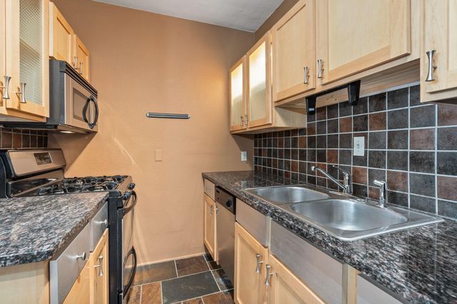 1820 1st Avenue S 102, Minneapolis, MN 55403