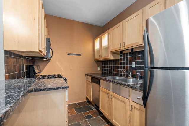 1820 1st Avenue S 102, Minneapolis, MN 55403