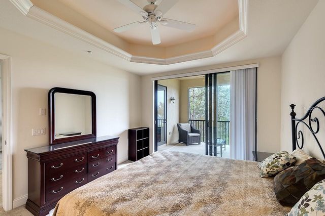 7702 LAKE VISTA COURT 204, Lakewood Ranch, FL 34202