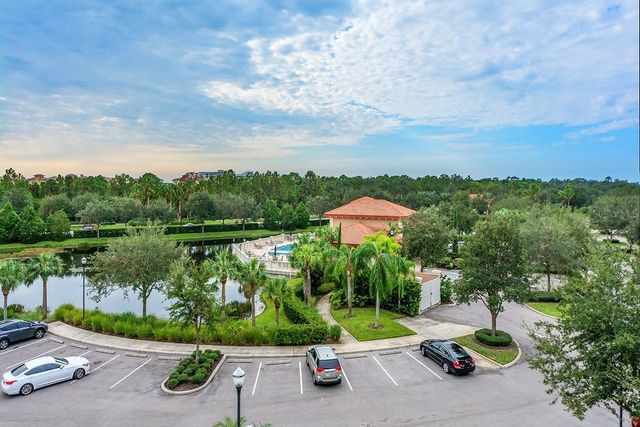 7702 LAKE VISTA COURT 204, Lakewood Ranch, FL 34202
