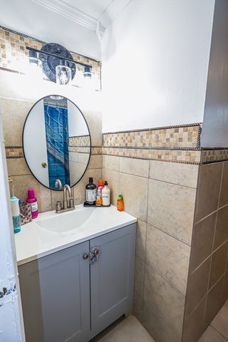 109 Pendleton Ave, Springfield, MA 01109