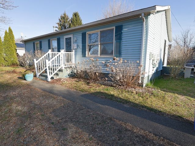 109 Pendleton Ave, Springfield, MA 01109