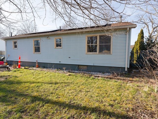 109 Pendleton Ave, Springfield, MA 01109