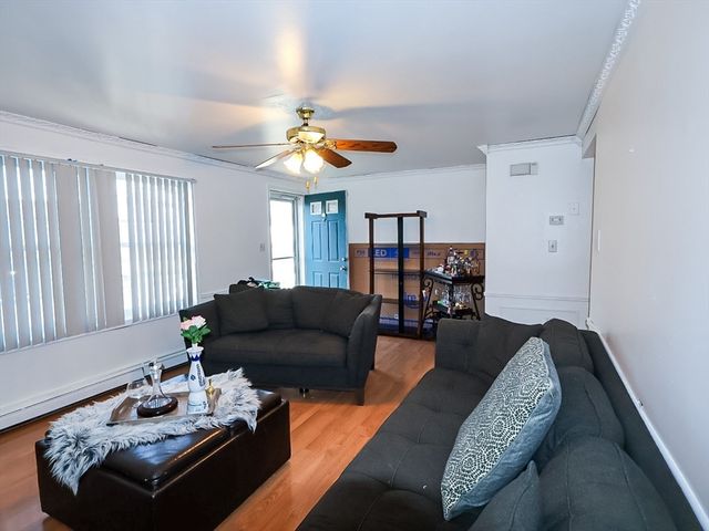 109 Pendleton Ave, Springfield, MA 01109
