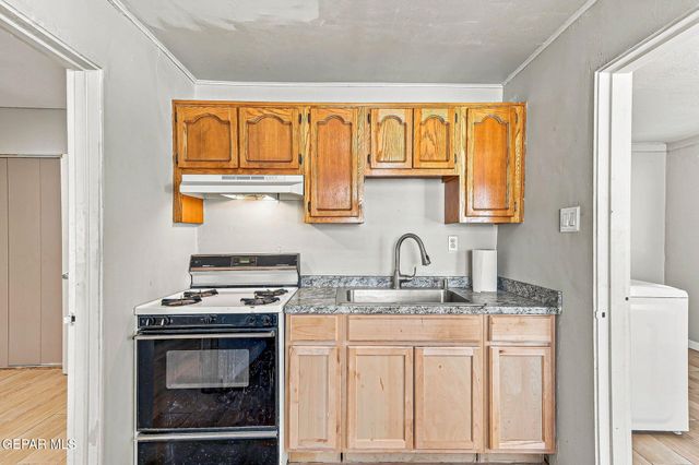 705 S VIRGINIA Street, El Paso, TX 79901