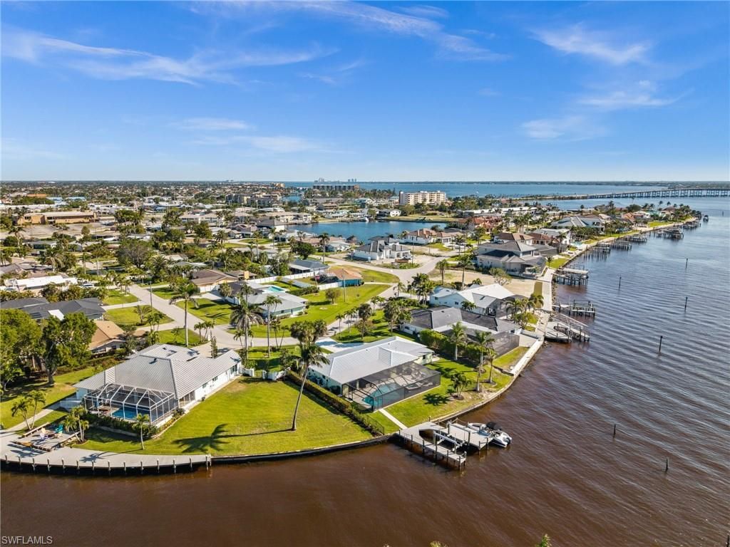 Image 2 of property listing at 1600 Edith Esplanade, Cape Coral, FL 33904