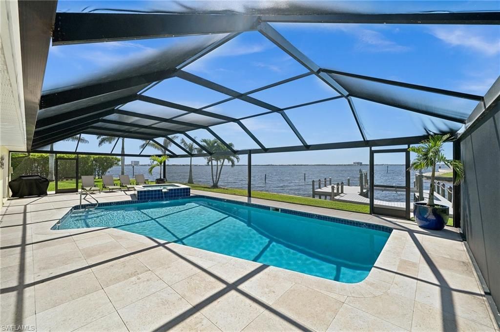 Image 5 of property listing at 1600 Edith Esplanade, Cape Coral, FL 33904
