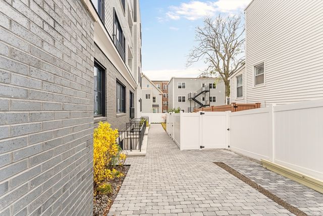 24-28 Mt Pleasant 401, Somerville, MA 02145