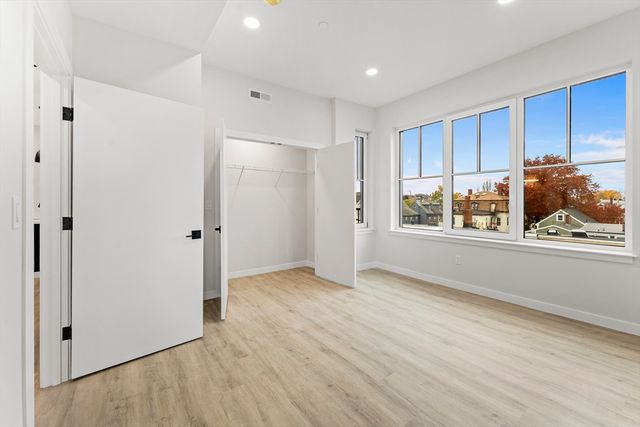 24-28 Mt Pleasant 401, Somerville, MA 02145