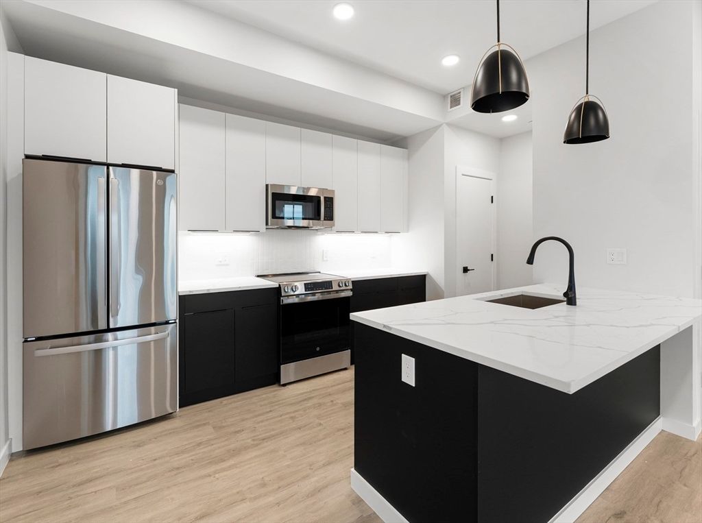 24-28 Mt Pleasant 401, Somerville, MA 02145