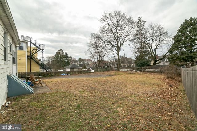133 CEDAR ST #2, Jenkintown, PA 19046