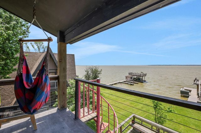 546 W Cattle Drive, Onalaska, TX 77360