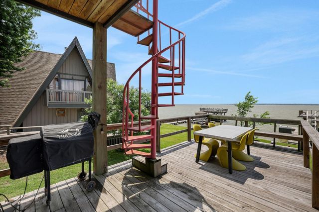 546 W Cattle Drive, Onalaska, TX 77360