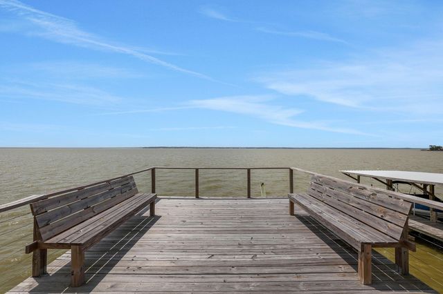 546 W Cattle Drive, Onalaska, TX 77360