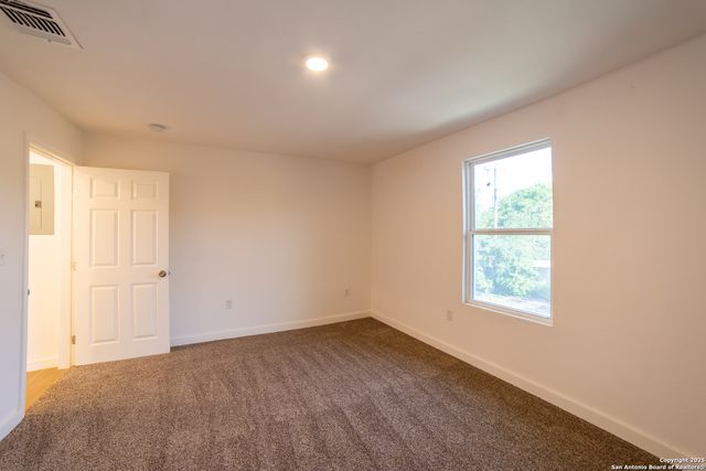 2326 Cincinnati # 202, San Antonio, TX 78228