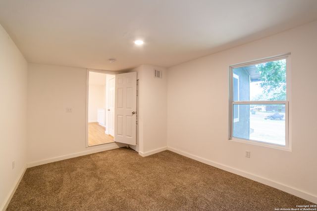 2326 Cincinnati # 202, San Antonio, TX 78228