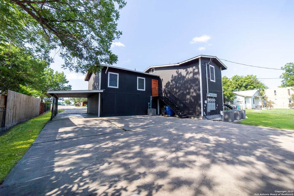 2326 Cincinnati # 202, San Antonio, TX 78228