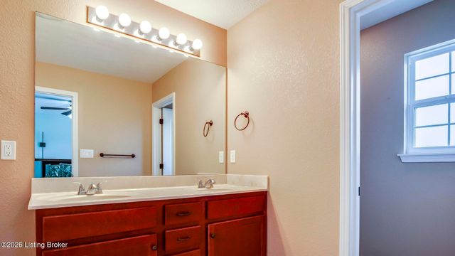 11109 Pebble Trace, Louisville, KY 40229