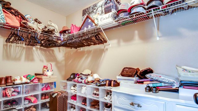 11109 Pebble Trace, Louisville, KY 40229