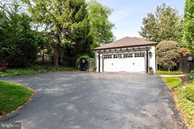 1425 COUNTY LINE RD, Bryn Mawr, PA 19010
