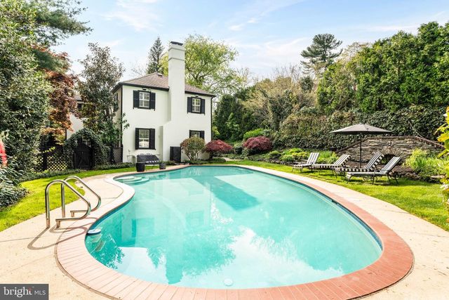 1425 COUNTY LINE RD, Bryn Mawr, PA 19010