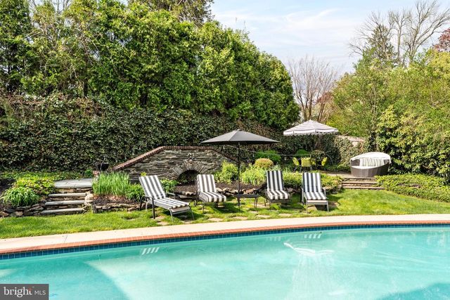 1425 COUNTY LINE RD, Bryn Mawr, PA 19010