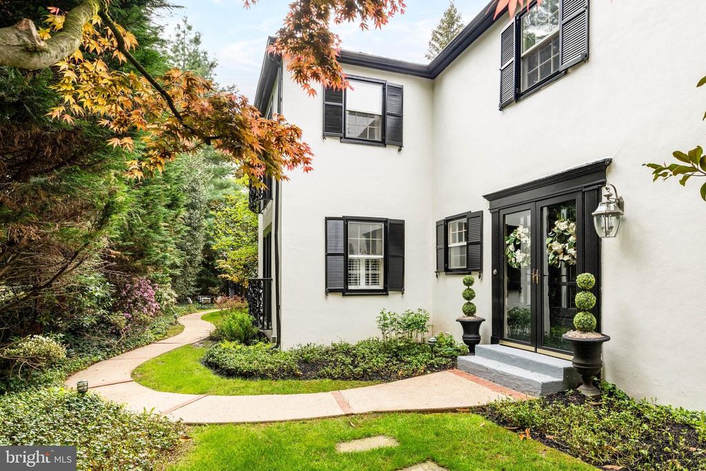 1425 COUNTY LINE RD, Bryn Mawr, PA 19010