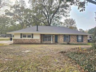 5219 Goodland Dr, Greenwell Springs, LA 70739