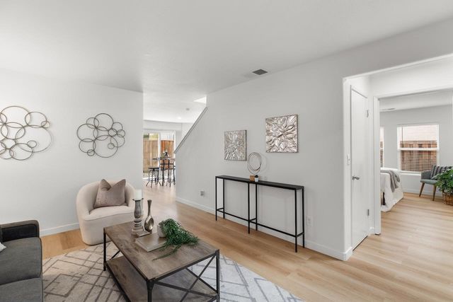 16711 Colonial Trl, Lathrop, CA 95330