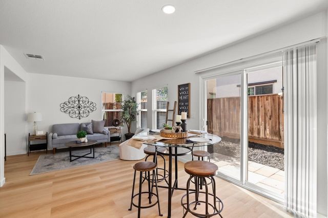 16711 Colonial Trl, Lathrop, CA 95330