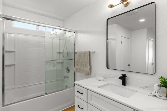 16711 Colonial Trl, Lathrop, CA 95330