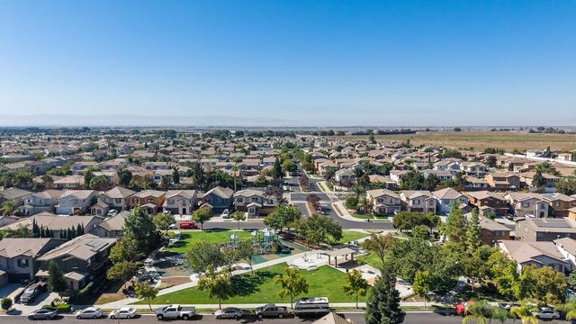 16711 Colonial Trl, Lathrop, CA 95330