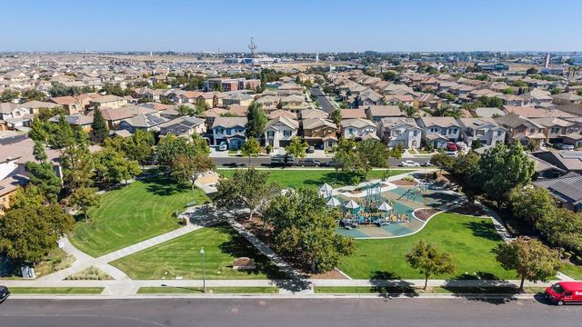 16711 Colonial Trl, Lathrop, CA 95330