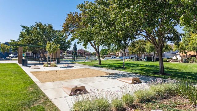 16711 Colonial Trl, Lathrop, CA 95330