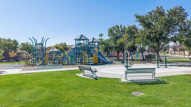 16711 Colonial Trl, Lathrop, CA 95330
