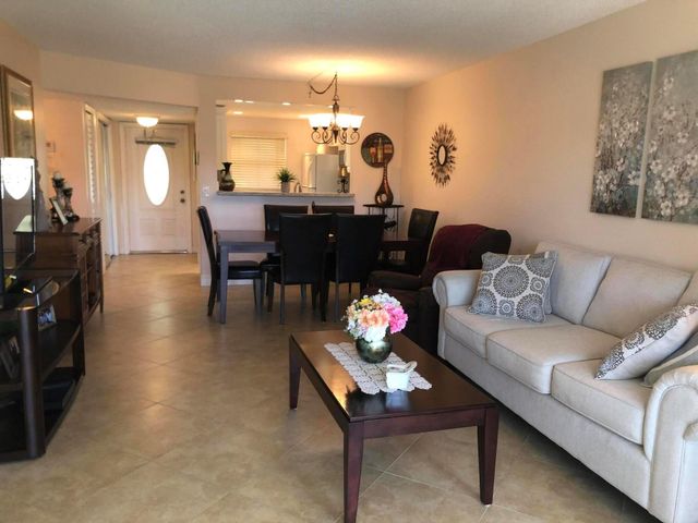 3508 SW Natura Boulevard 201, Deerfield Beach, FL 33441