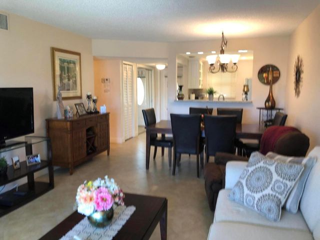 3508 SW Natura Boulevard 201, Deerfield Beach, FL 33441