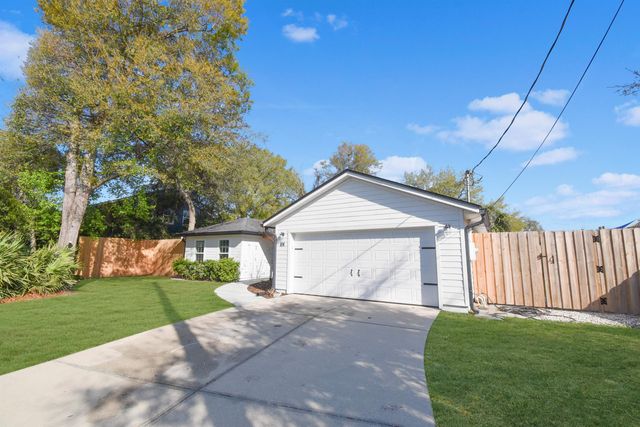 101 Azalea Rd, St Augustine, FL 32086