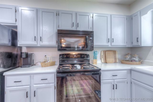 31680 S 602 Road, Grove, OK 74344