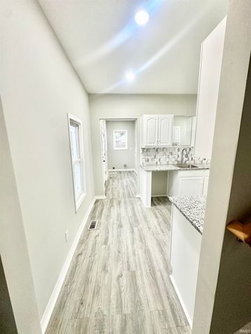 1411 S VanBuren Street, Auburn, IN 46706