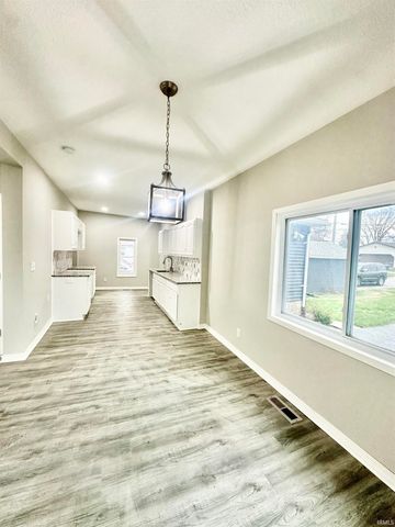 1411 S VanBuren Street, Auburn, IN 46706