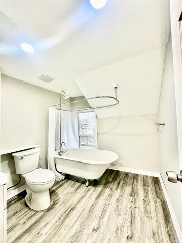 1411 S VanBuren Street, Auburn, IN 46706