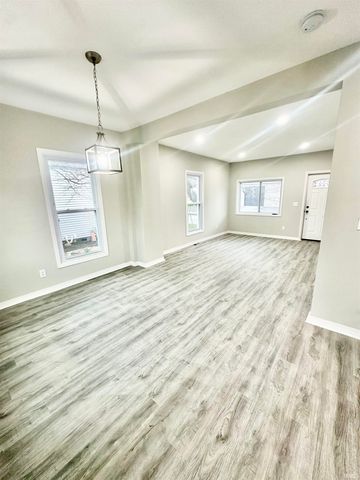 1411 S VanBuren Street, Auburn, IN 46706