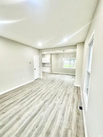 1411 S VanBuren Street, Auburn, IN 46706