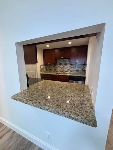 220 Lakeview Drive 103, Weston, FL 33326
