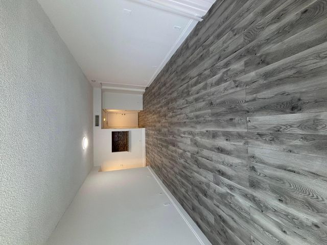 220 Lakeview Drive 103, Weston, FL 33326